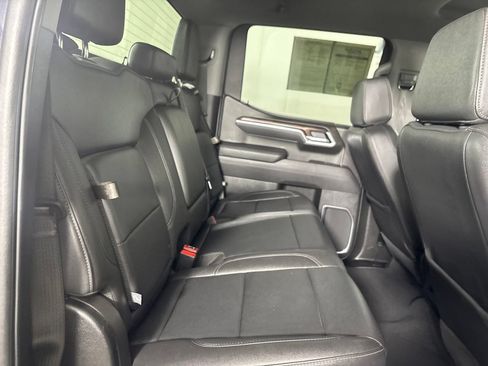 Used 2025 GMC Sierra 1500 SLT AWD/4WD image 29