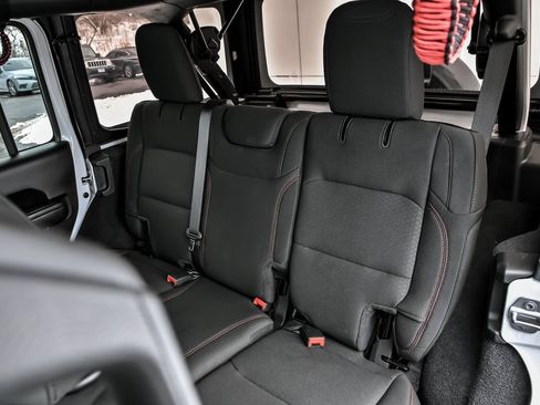 Used 2021 Jeep Wrangler Unlimited Rubicon image 16