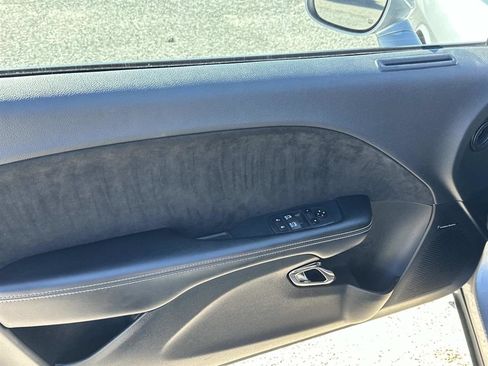 Used 2016 Dodge Challenger SRT Hellcat image 12