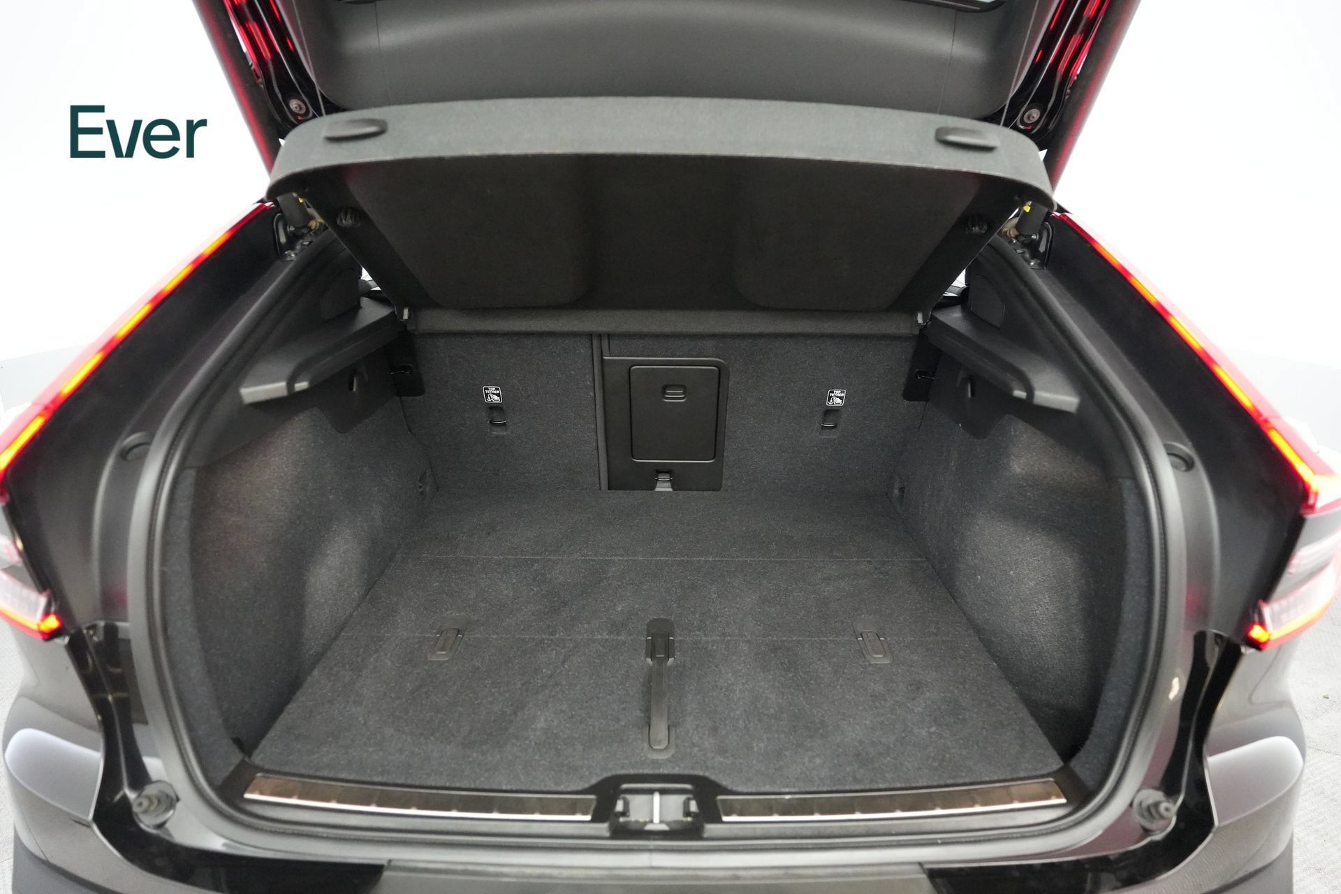 Used 2023 Volvo C40 P8 Recharge Ultimate AWD/4WD image 8