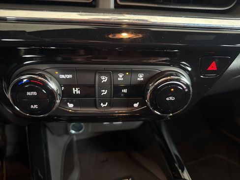 New 2026 Chevrolet Trax RS w/ Sunroof Package image 27