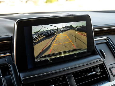 Used 2023 Chevrolet Suburban Premier image 19