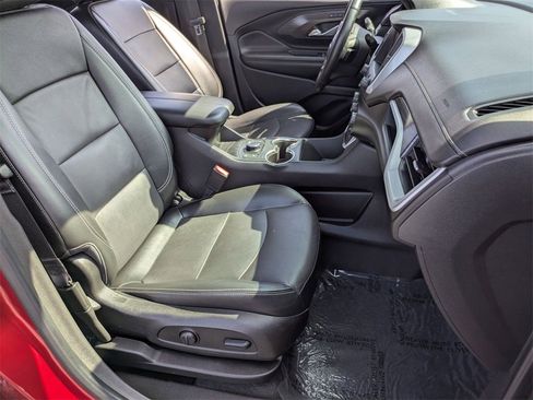 Used 2023 GMC Terrain SLT image 29