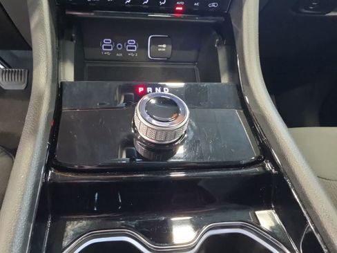 Used 2023 Jeep Grand Cherokee Laredo w/ Luxury Tech Group I AWD/4WD image 27