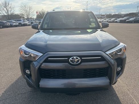 Used 2023 Toyota 4Runner SR5 Premium image 8