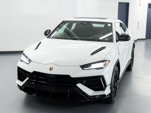 Used 2024 Lamborghini Urus S AWD/4WD image 3