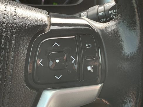 Used 2016 Toyota Highlander Limited AWD/4WD image 31