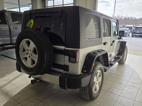 Used 2008 Jeep Wrangler Unlimited Sahara w/ Dual Top Group image 11