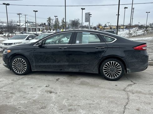 Used 2017 Ford Fusion SE image 9