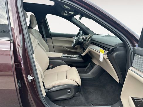 New 2025 Volvo EX90 Ultra image 9