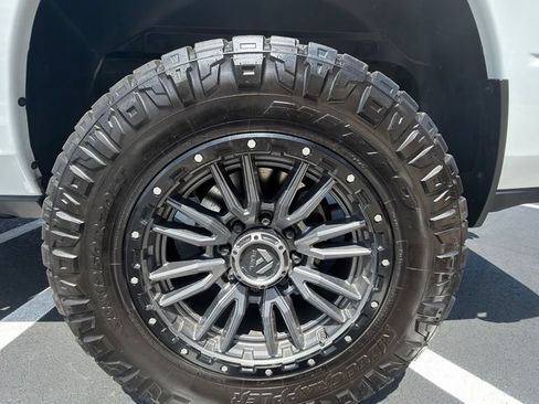 Used 2025 RAM 2500 Laramie AWD/4WD image 11