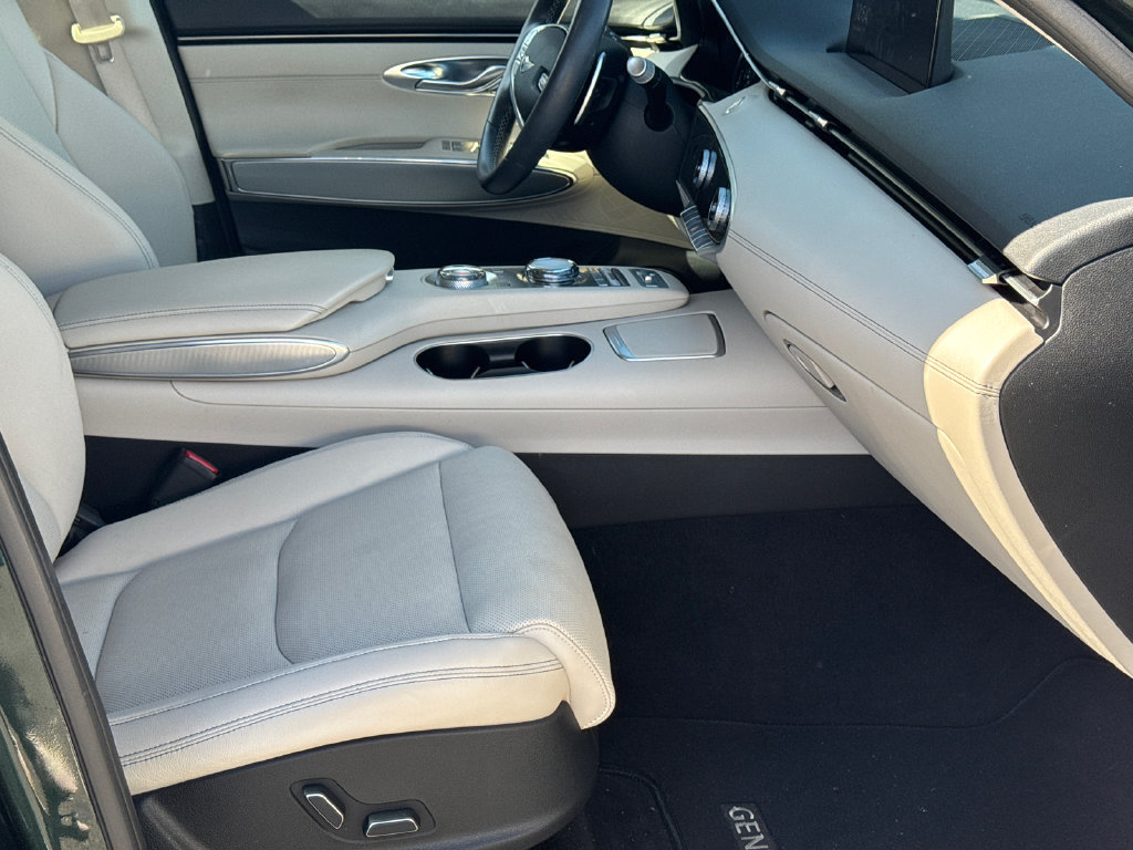 Used 2022 Genesis GV70 2.5T w/ Select Package AWD/4WD image 12