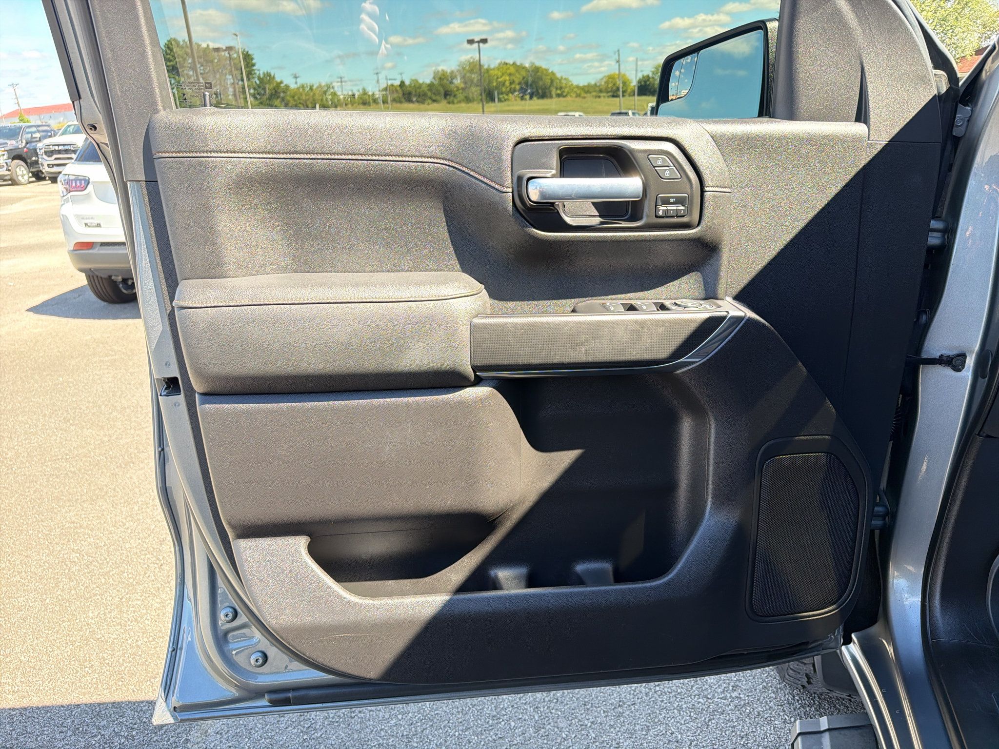 Used 2021 GMC Sierra 1500 AT4 AWD/4WD image 9