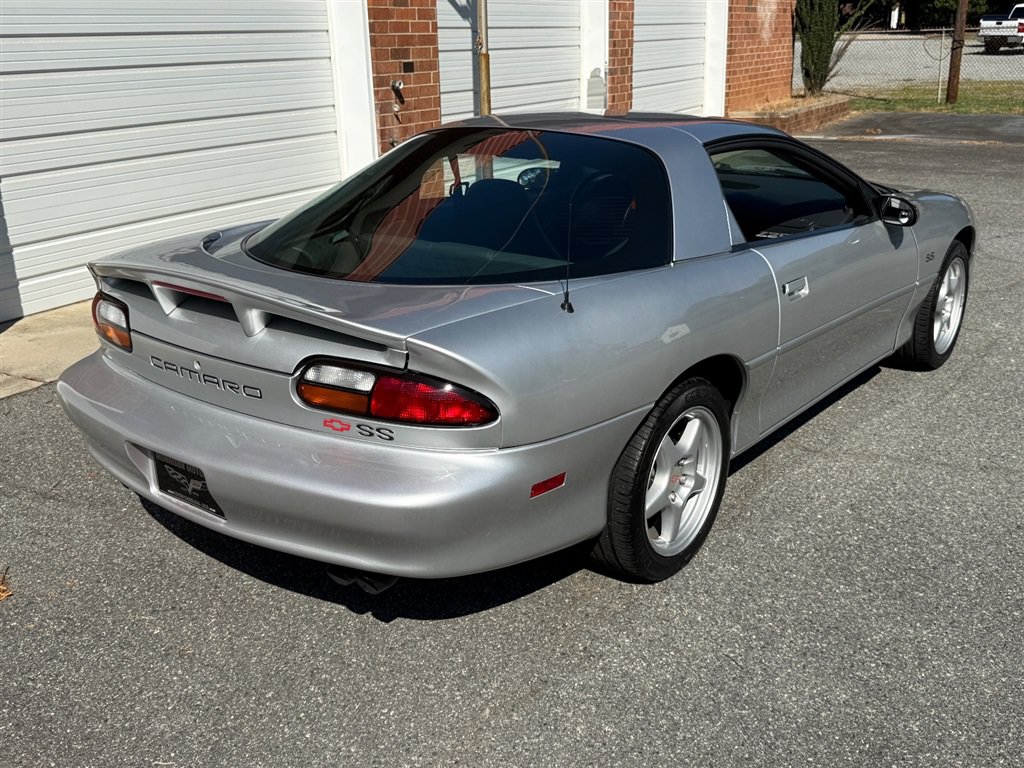 Used 1999 Chevrolet Camaro Z28 w/ SS Performance/Appearance Pkg RWD image 32
