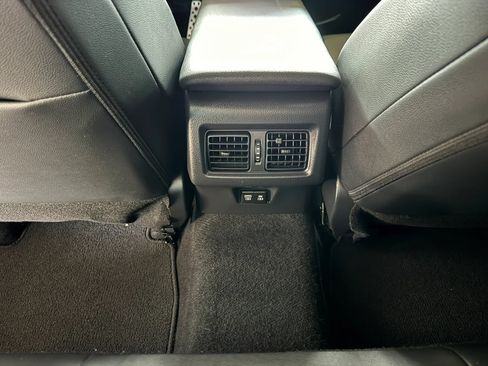 Used 2025 Toyota Camry SE w/ Convenience Package FWD image 19