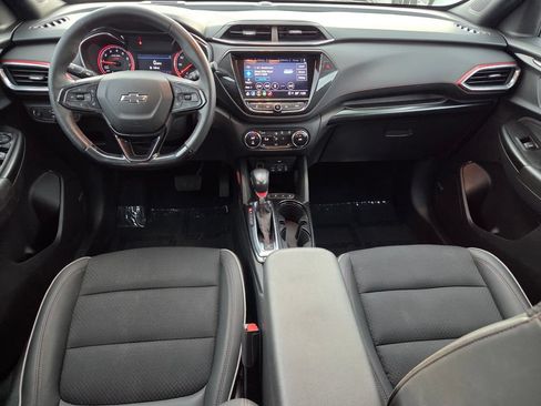 Used 2022 Chevrolet TrailBlazer RS w/ Technology Package FWD image 8