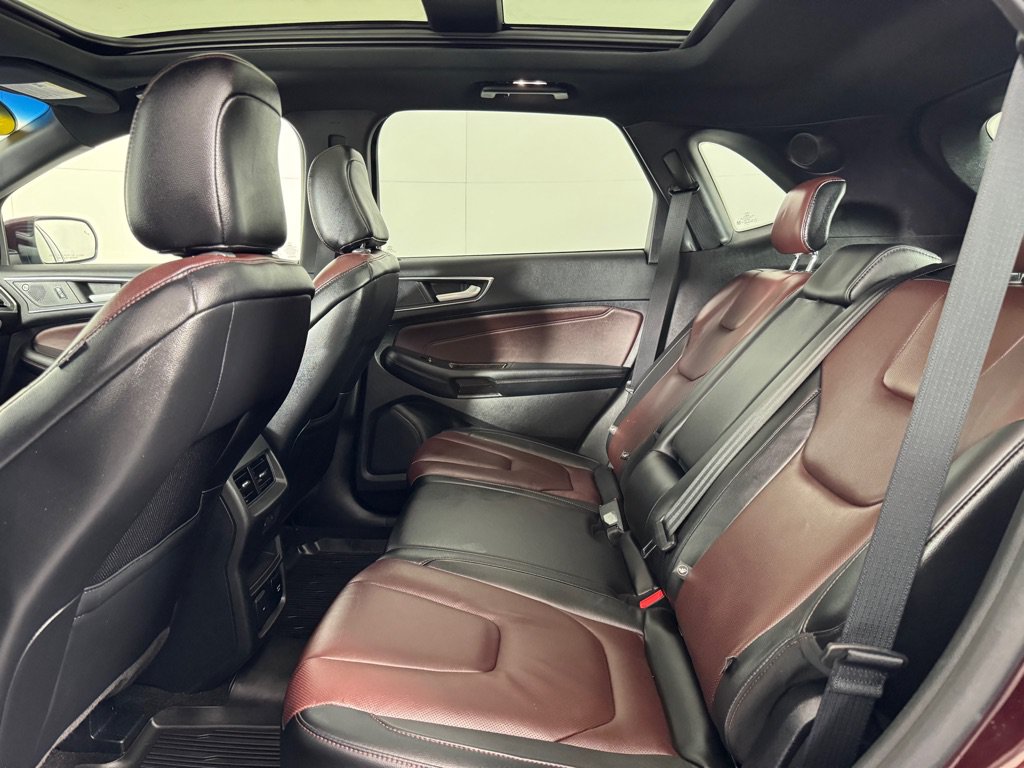 Used 2020 Ford Edge Titanium w/ Equipment Group 301A AWD/4WD image 20