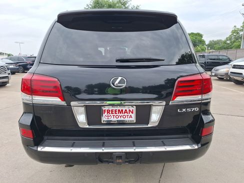 Used 2013 Lexus LX 570 4WD w/ Luxury Pkg image 5