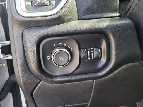 Used 2020 RAM 3500 Big Horn AWD/4WD image 30