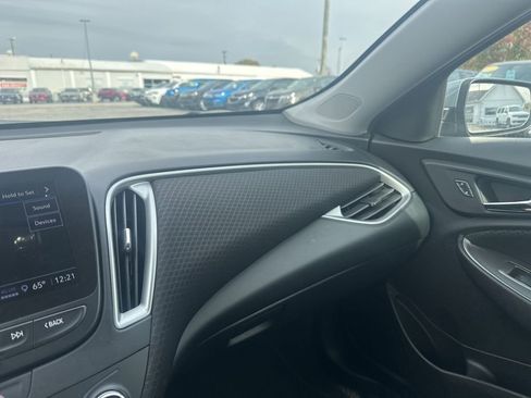 Used 2025 Chevrolet Malibu LT FWD image 40