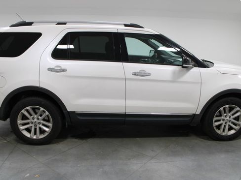 Used 2015 Ford Explorer XLT w/ Equipment Group 202A image 11