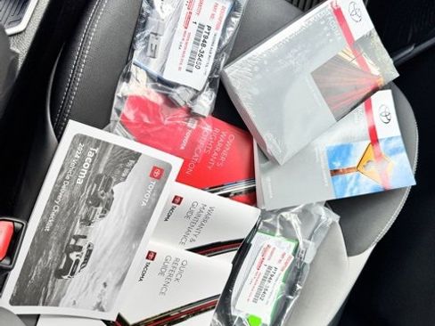 Used 2024 Toyota Tacoma TRD Sport image 17