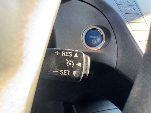 Used 2014 Toyota Prius Two image 32