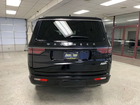 Certified 2025 Jeep Wagoneer Series II AWD/4WD image 7