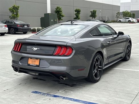 Used 2023 Ford Mustang Premium image 3