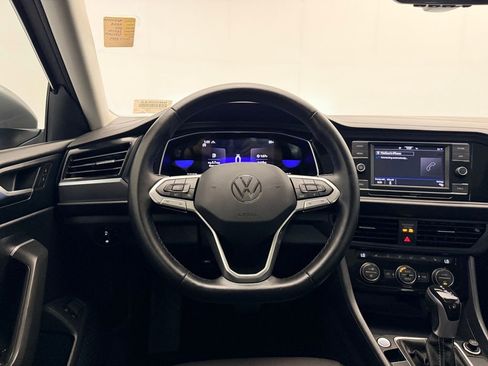 Used 2023 Volkswagen Jetta SE image 15