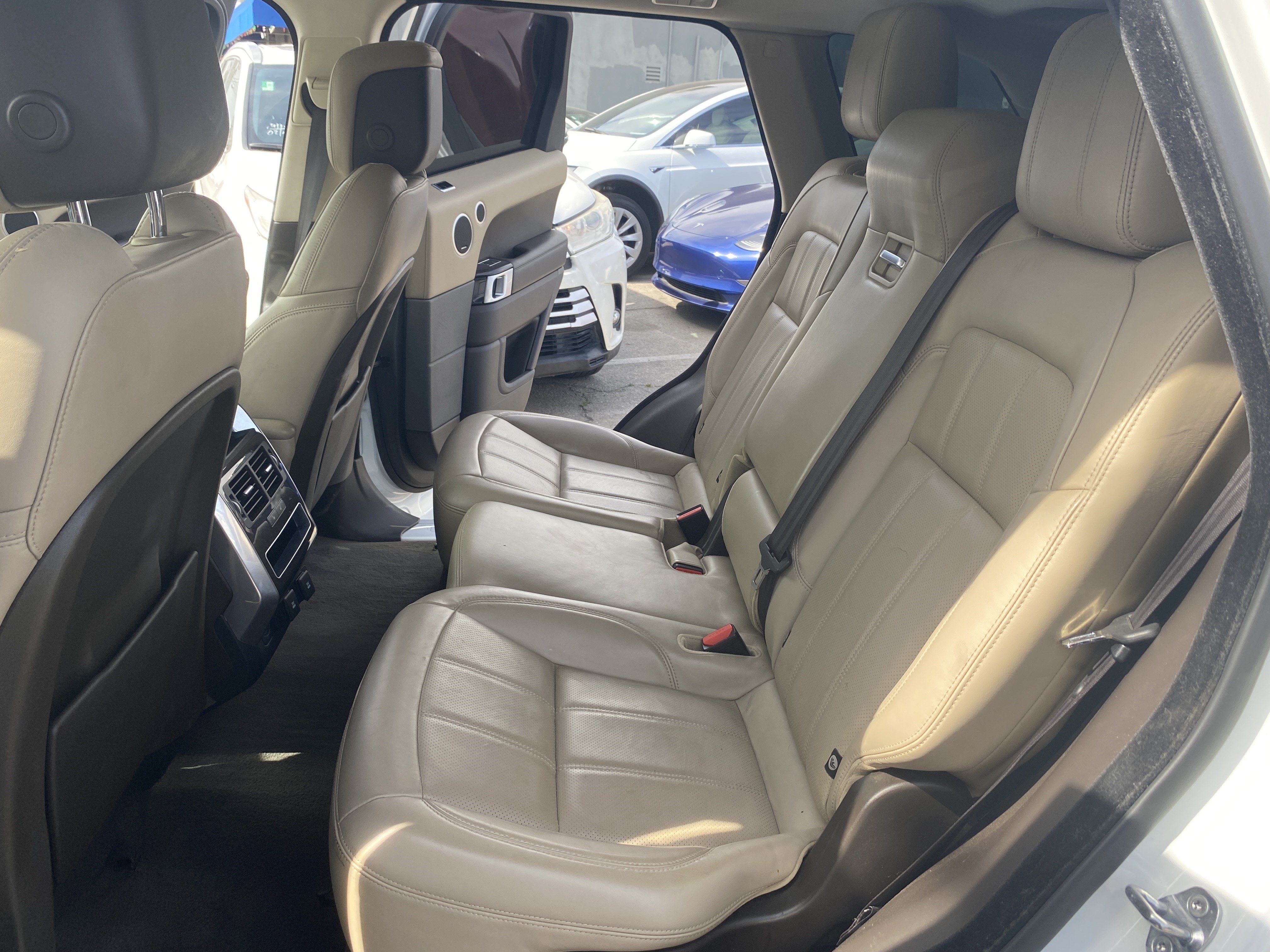 Used 2018 Land Rover Range Rover Sport HSE AWD/4WD image 15