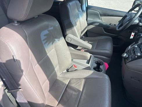 Used 2011 Honda Odyssey Touring image 14