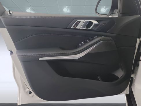 Used 2026 BMW X5 sDrive40i w/ Parking Assistance Package image 5