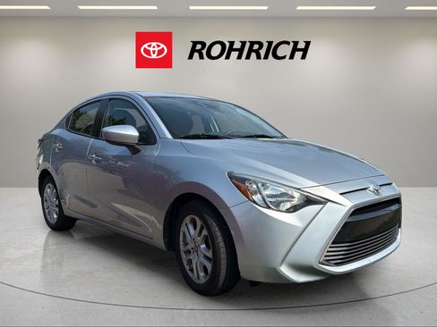 Used 2017 Toyota Yaris iA FWD image 1
