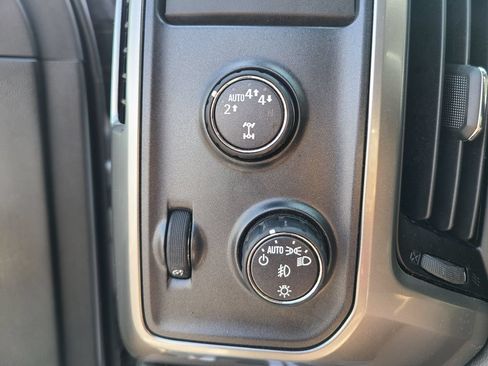 Used 2018 Chevrolet Silverado 1500 LT w/ All Star Edition AWD/4WD image 28