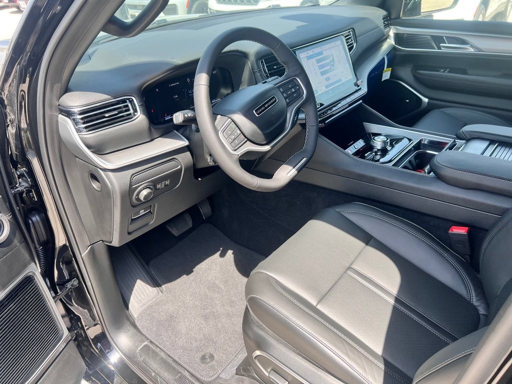 New 2026 Jeep Grand Wagoneer 4WD image 12