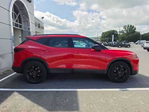 Used 2023 Chevrolet Blazer LT w/ Convenience Package AWD/4WD image 2