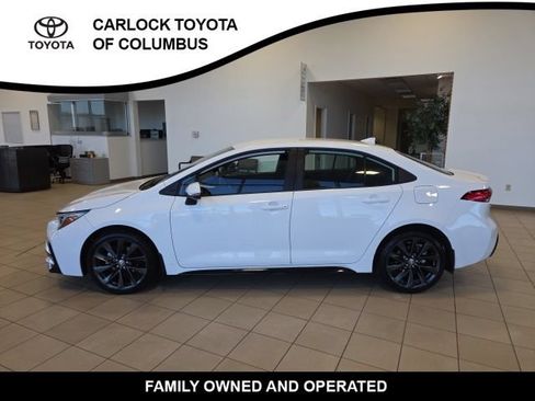 Used 2026 Toyota Corolla SE FWD image 2