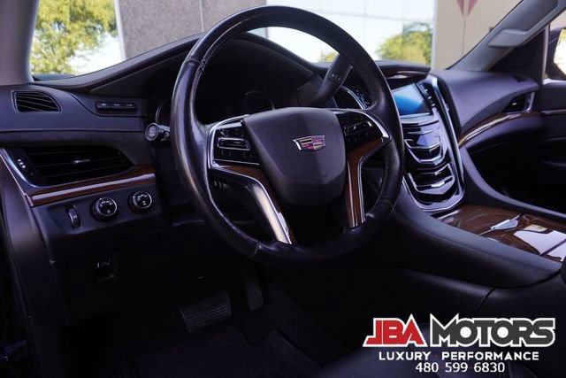 Used 2018 Cadillac Escalade Premium Luxury AWD/4WD image 81