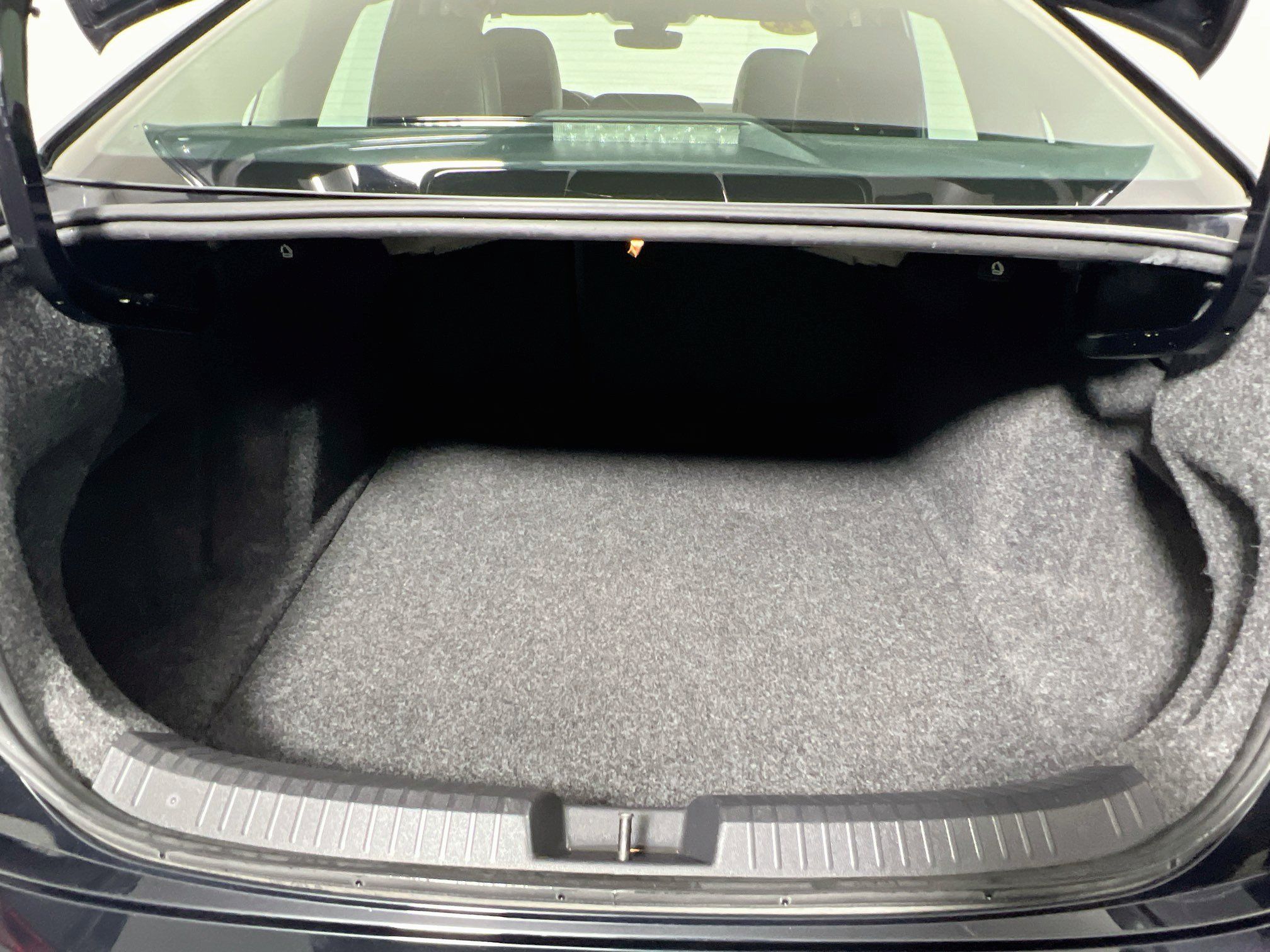 Used 2024 Volkswagen Jetta SE FWD image 33