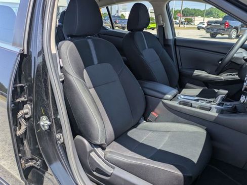 Used 2025 Nissan Sentra SV FWD image 30