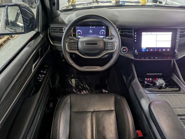 Certified 2024 Jeep Wagoneer L Series II w/ Flexible Seating Group AWD/4WD image 18