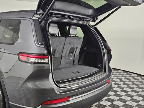 New 2026 Jeep Grand Cherokee L Limited w/ Limited Altitude Package image 15