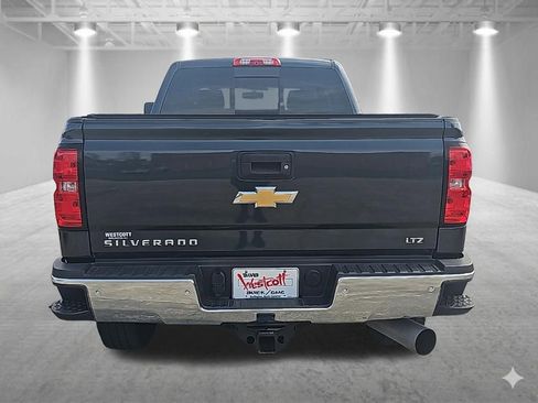 Used 2017 Chevrolet Silverado 2500 LTZ w/ Duramax Plus Package RWD image 6