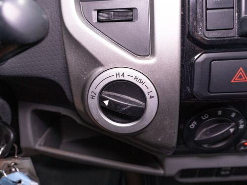 Used 2015 Toyota Tacoma 4x4 Double Cab w/ TRD Sport Package image 20