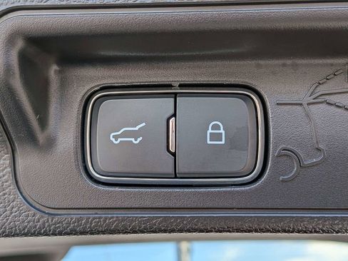 Used 2025 Ford Explorer ST-Line w/ ST-Line Street Pack AWD/4WD image 15