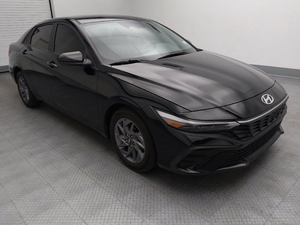 Used 2024 Hyundai Elantra SEL FWD image 13