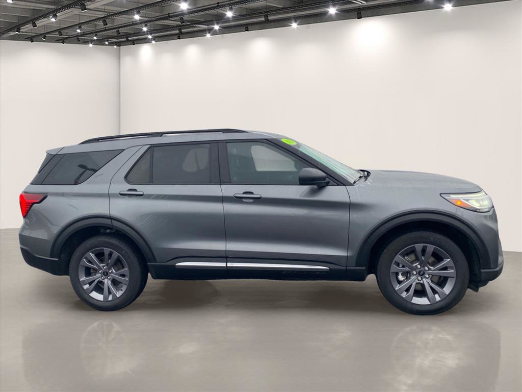 Used 2025 Ford Explorer Active w/ Active Comfort Package AWD/4WD image 8