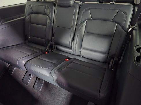 New 2026 Lincoln Navigator L Premier AWD/4WD image 14