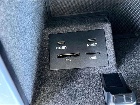 Used 2023 Porsche Macan Turbo image 16